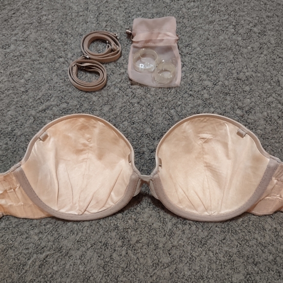 VS Biofit Multiway Strapless Bra w/2 Pack Straps - Picture 9 of 15